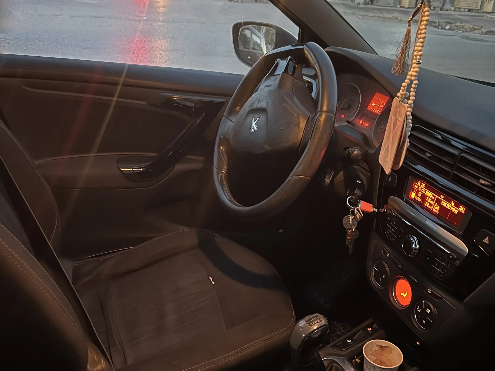 Peugeot 301  2015