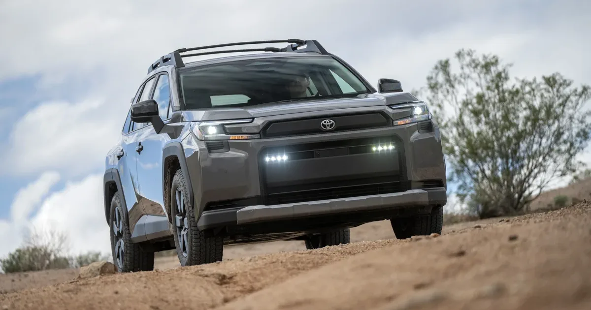 Toyota RAV4: لماذا أصبح الحصول عليها يحتاج إلى 6 أشهر؟